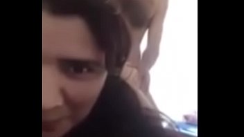 Лесбиянский секс пышногрудой девки с няшкой подругой с поревом фаллоимитатором перед вебкой